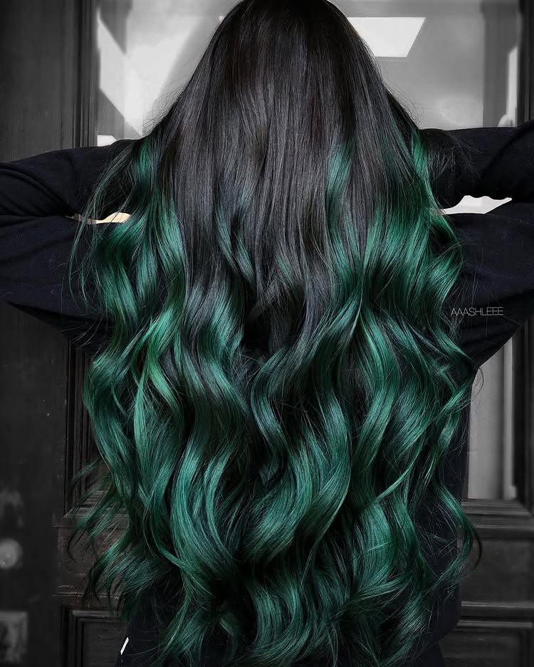 Atomic Slime Hair Color, image by @aaashleee on Instagram